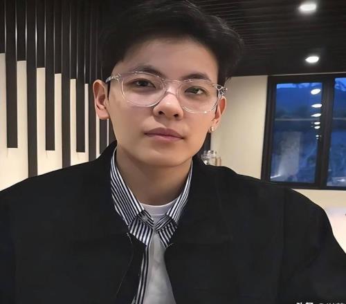 曼联,万欧口头询,价霍伊伦德,千亿体育官方,千亿体育在线官网,千亿体育线上,千亿体育APP