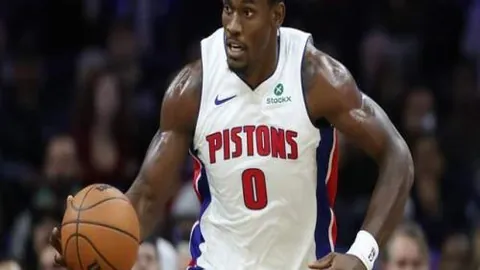 曼联足总杯16强险胜，马圭尔补时绝杀逆转晋级